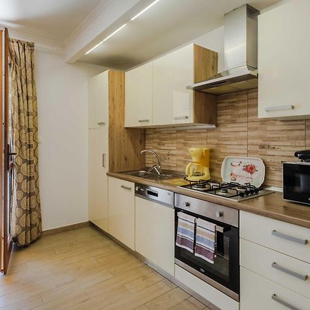 Apartments Rose Čižići Bagian luar foto