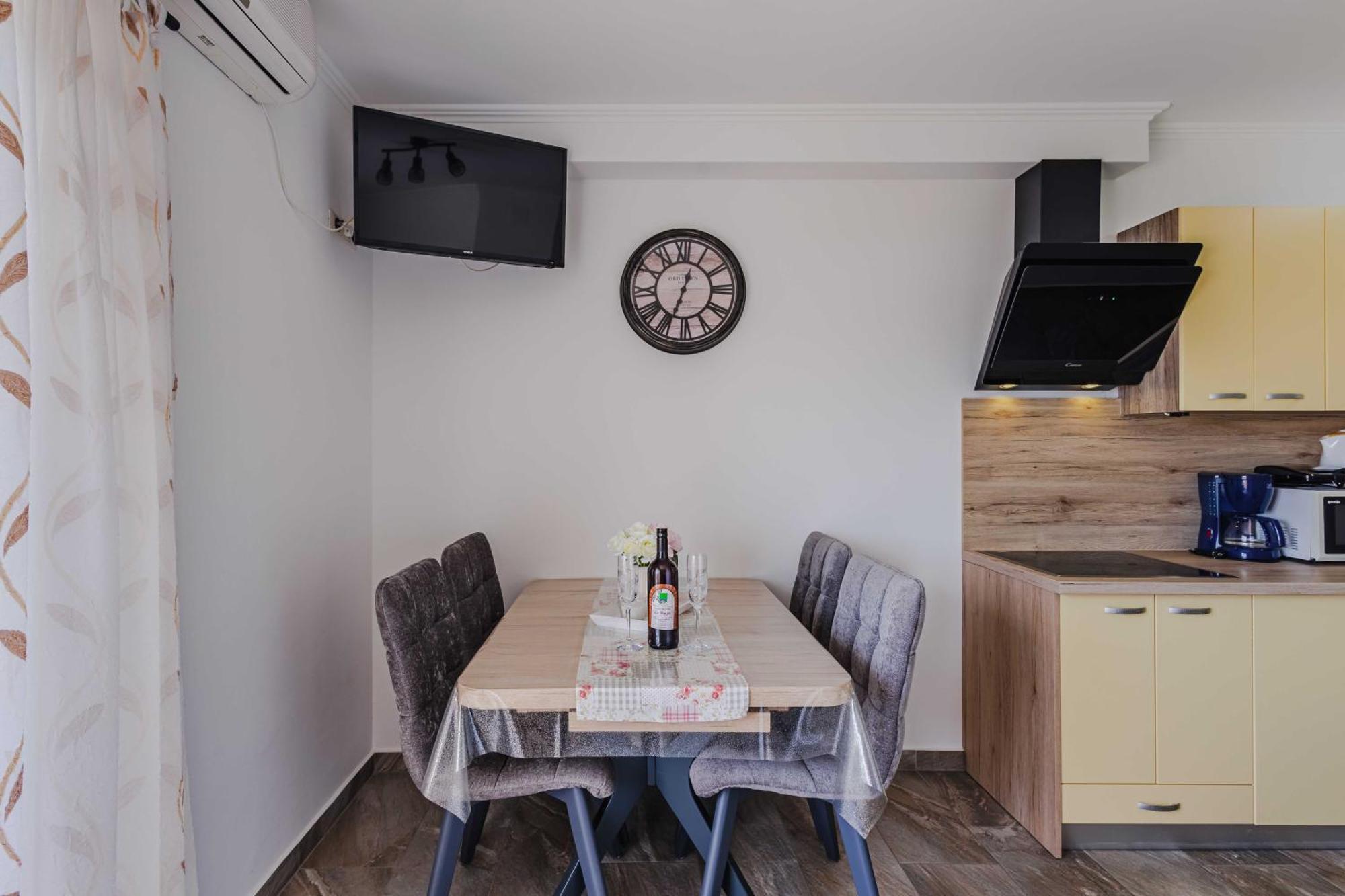 Apartments Rose Čižići Bagian luar foto